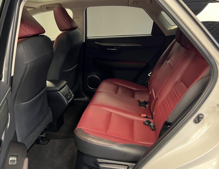 Lexus NX 300h SUV 2,5 l 145 kw