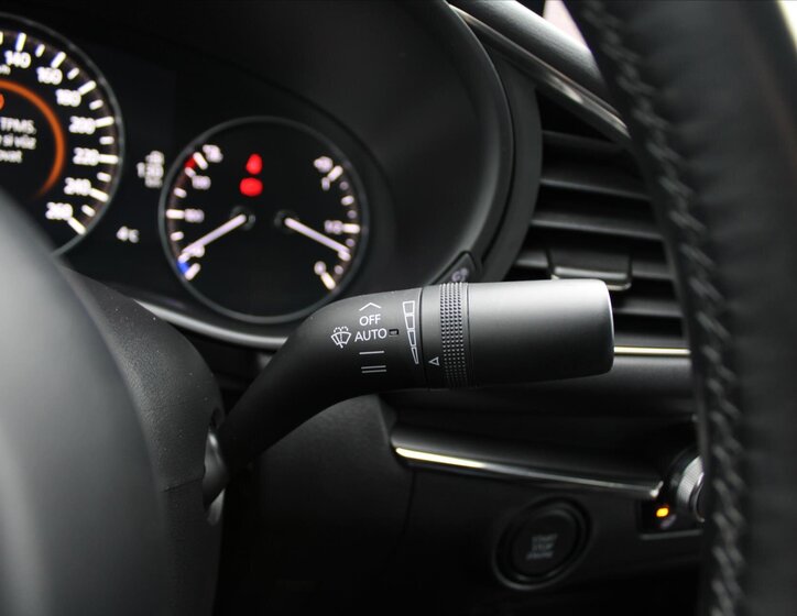 Mazda 3 Sedan / Limuzína 2,0 l 90 kw