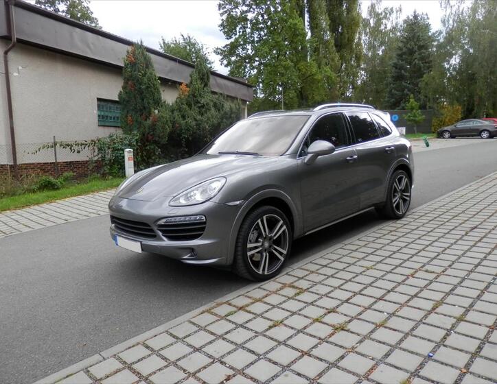 Porsche Cayenne 1