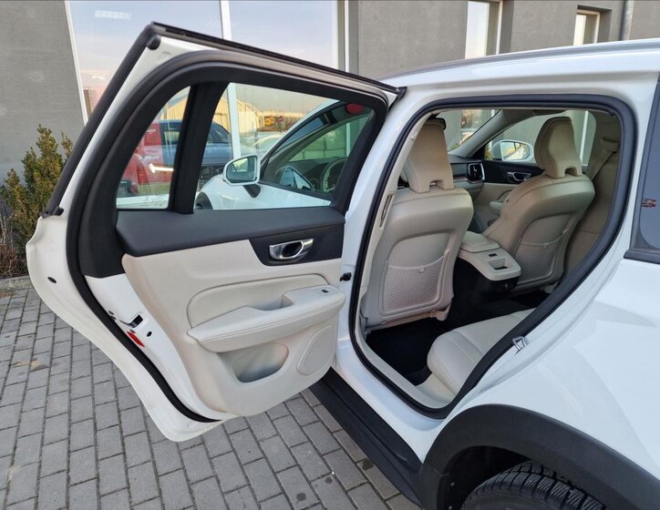 Volvo V60 Kombi 2,0 l 140 kw