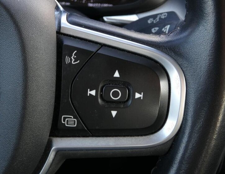 Volvo XC60 SUV / Terénní 2,0 l 140 kw