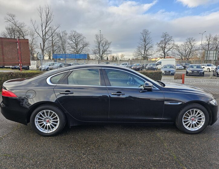 Jaguar XF Sedan 2,0 l 177 kw