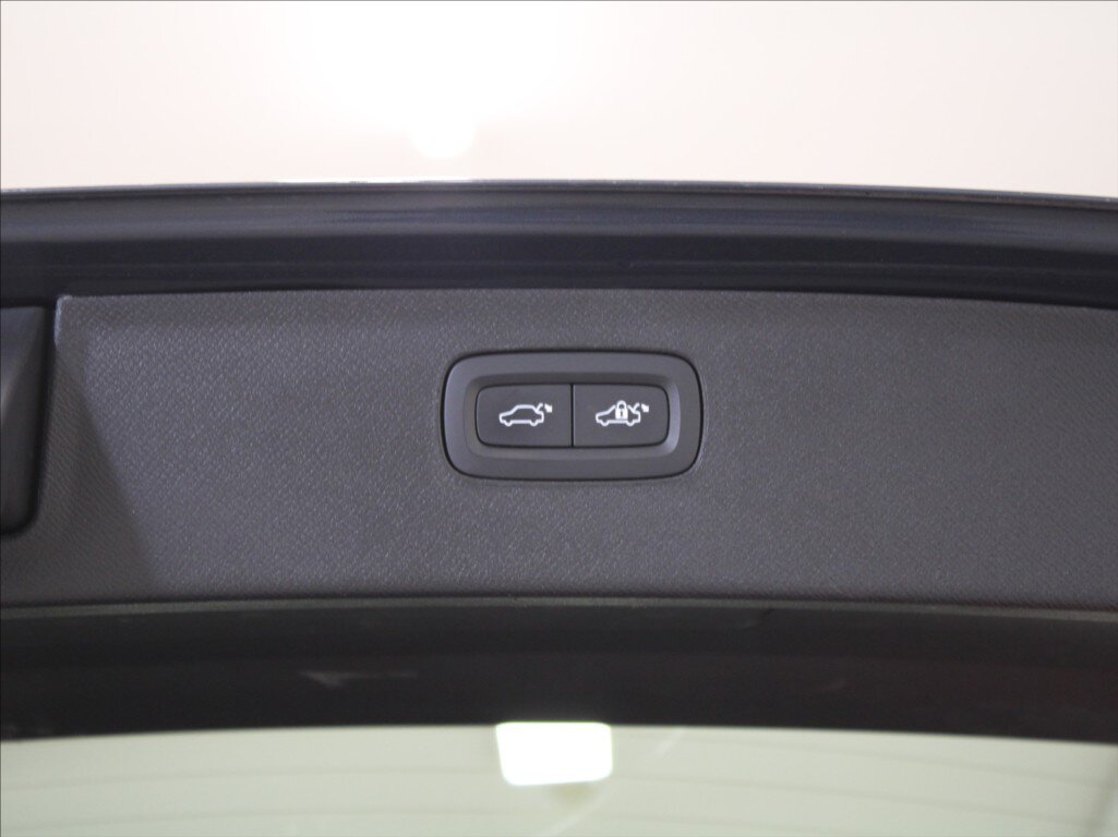 Volvo XC90 SUV / Terénní 2,0 l 173 kw