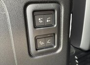 Land Rover Defender SUV 4,4 l 467 kw