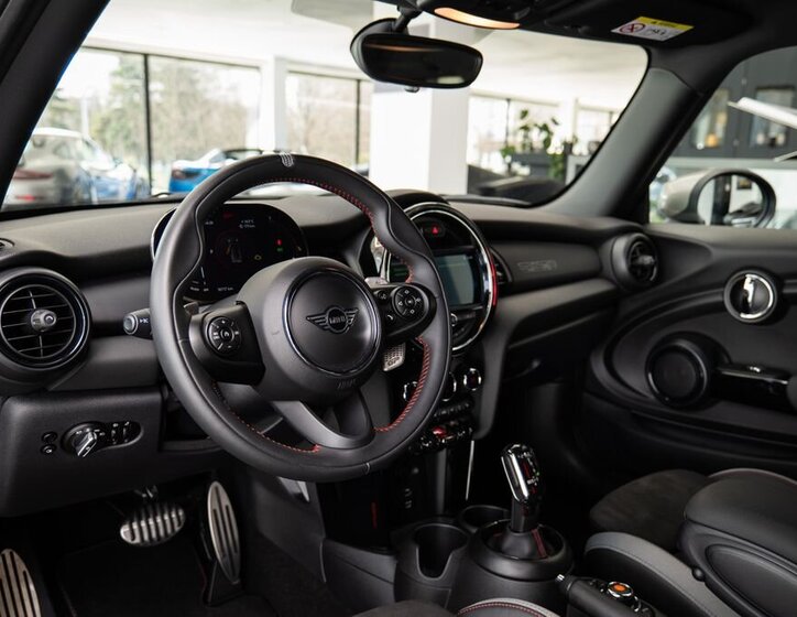 Mini Cooper Hatchback 2,0 l 225 kw