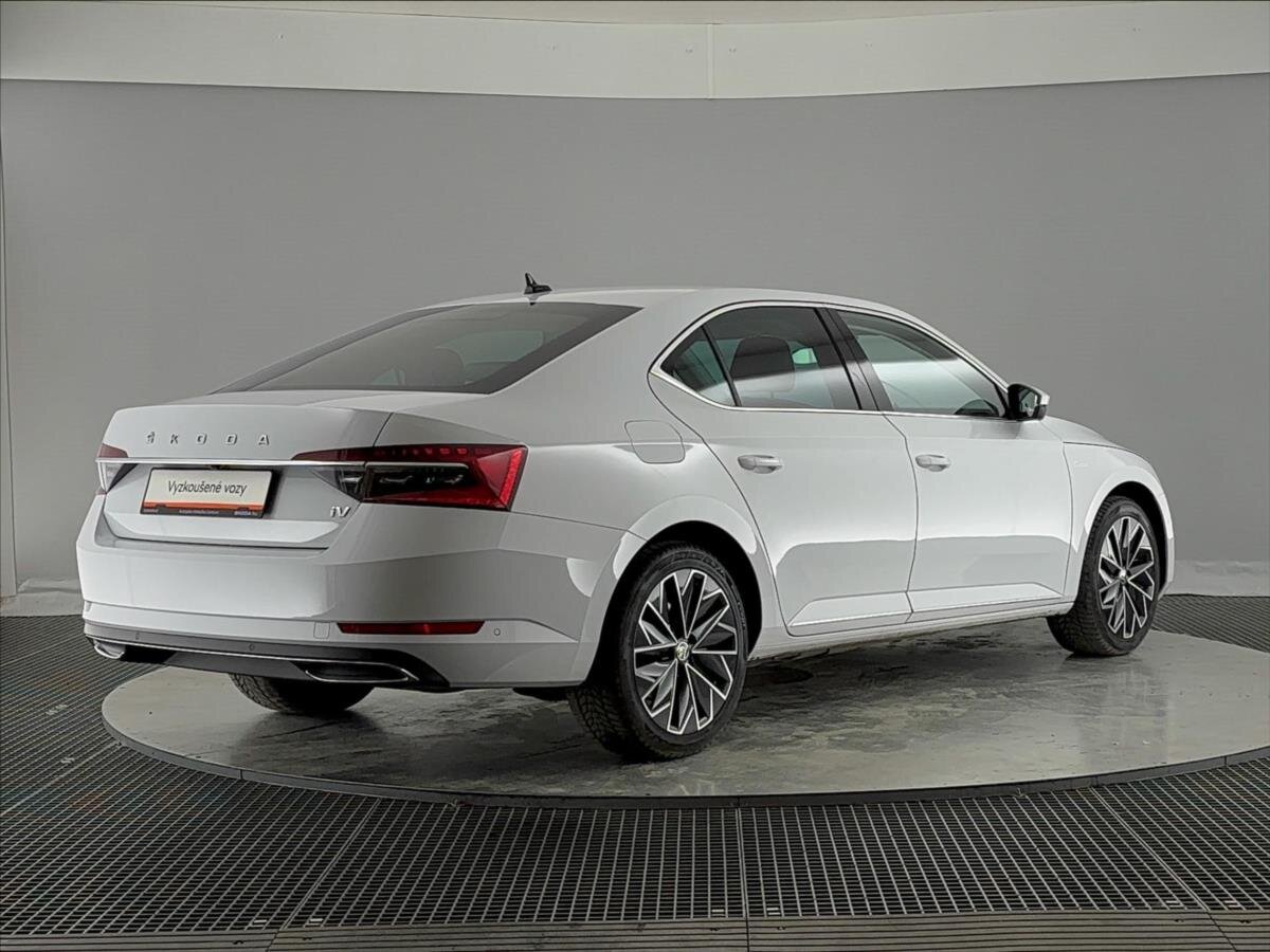 Škoda Superb Liftback 1,4 l 160 kw
