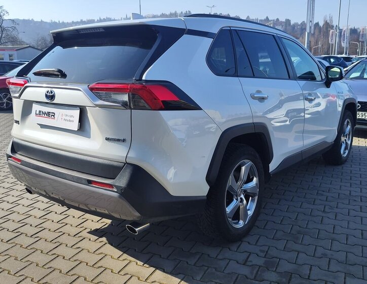 Toyota RAV4 SUV / Terénní 2,5 l 163 kw