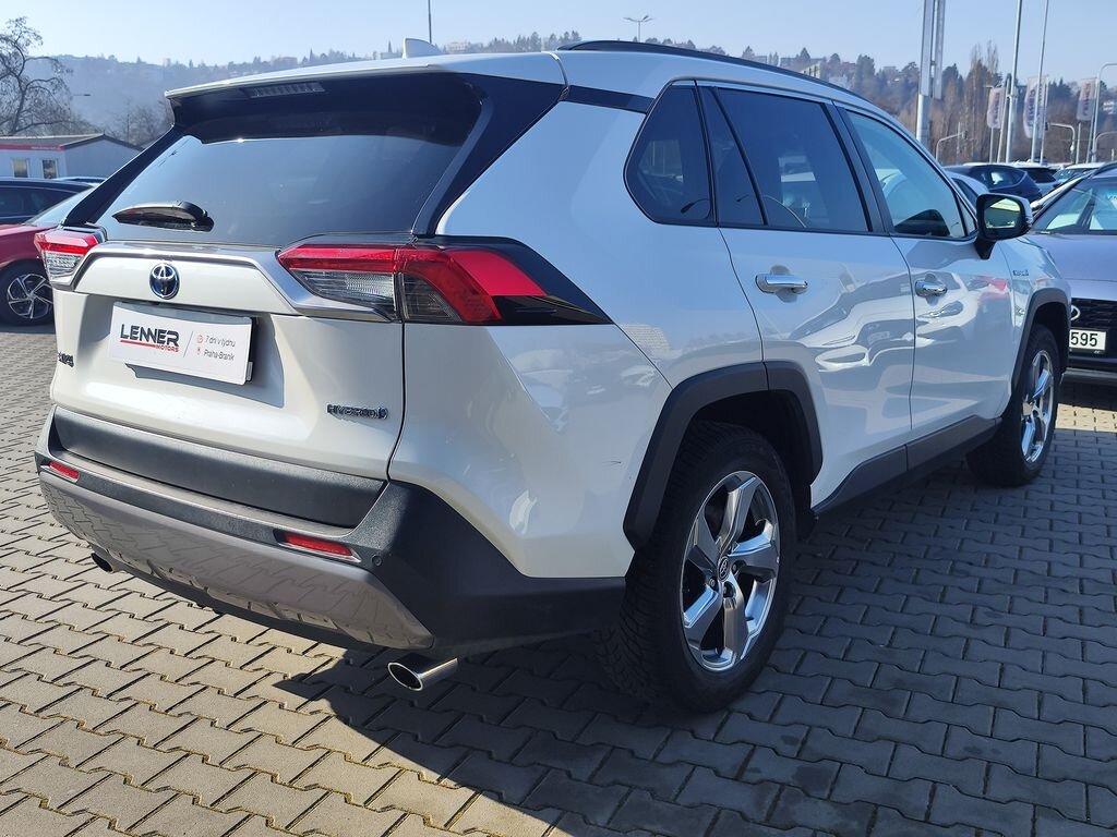 Toyota RAV4 SUV / Terénní 2,5 l 163 kw
