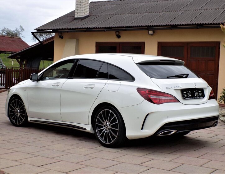 Mercedes-Benz CLA 4