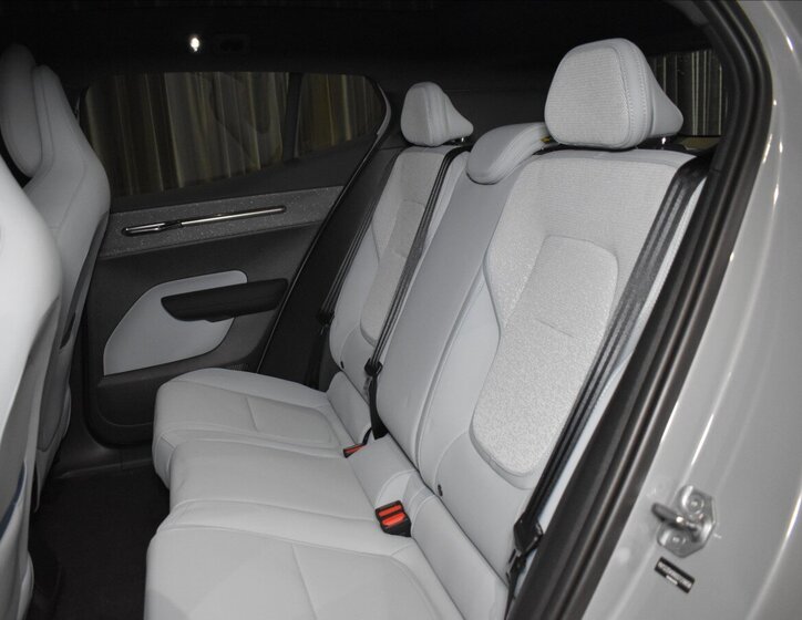 Volvo EX30 SUV / Terénní 0,0 315 kw