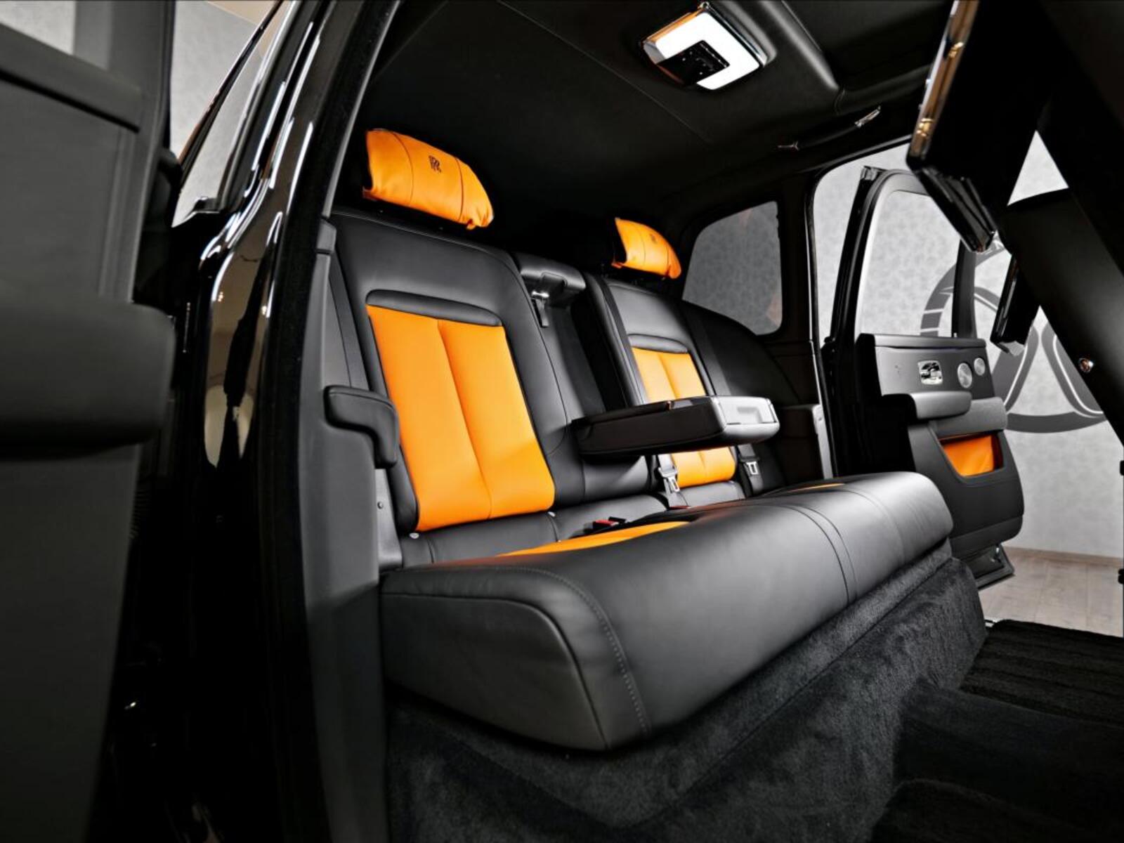 Rolls-Royce Cullinan 32