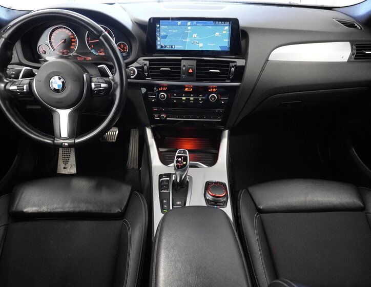 BMW X4 SUV / Terénní 3,0 l 230 kw