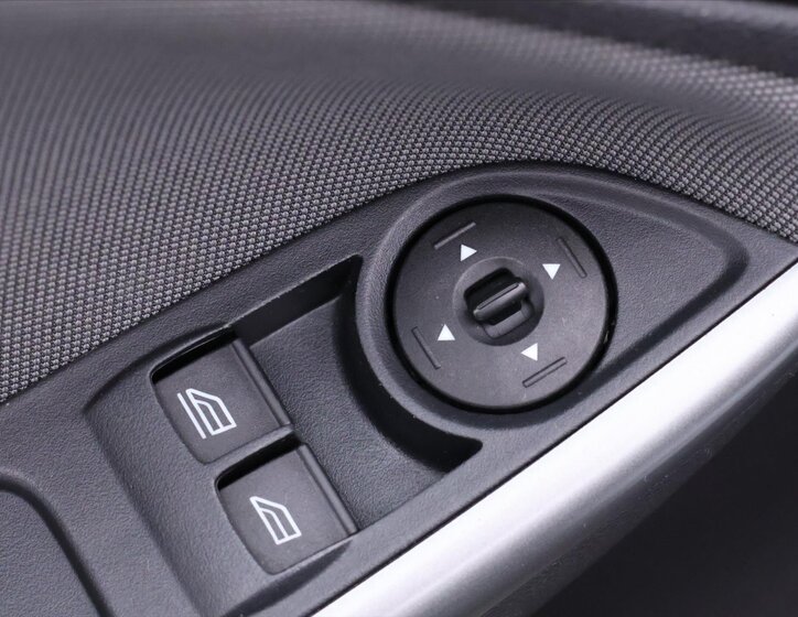 Ford Focus Kombi 998,0 74 kw