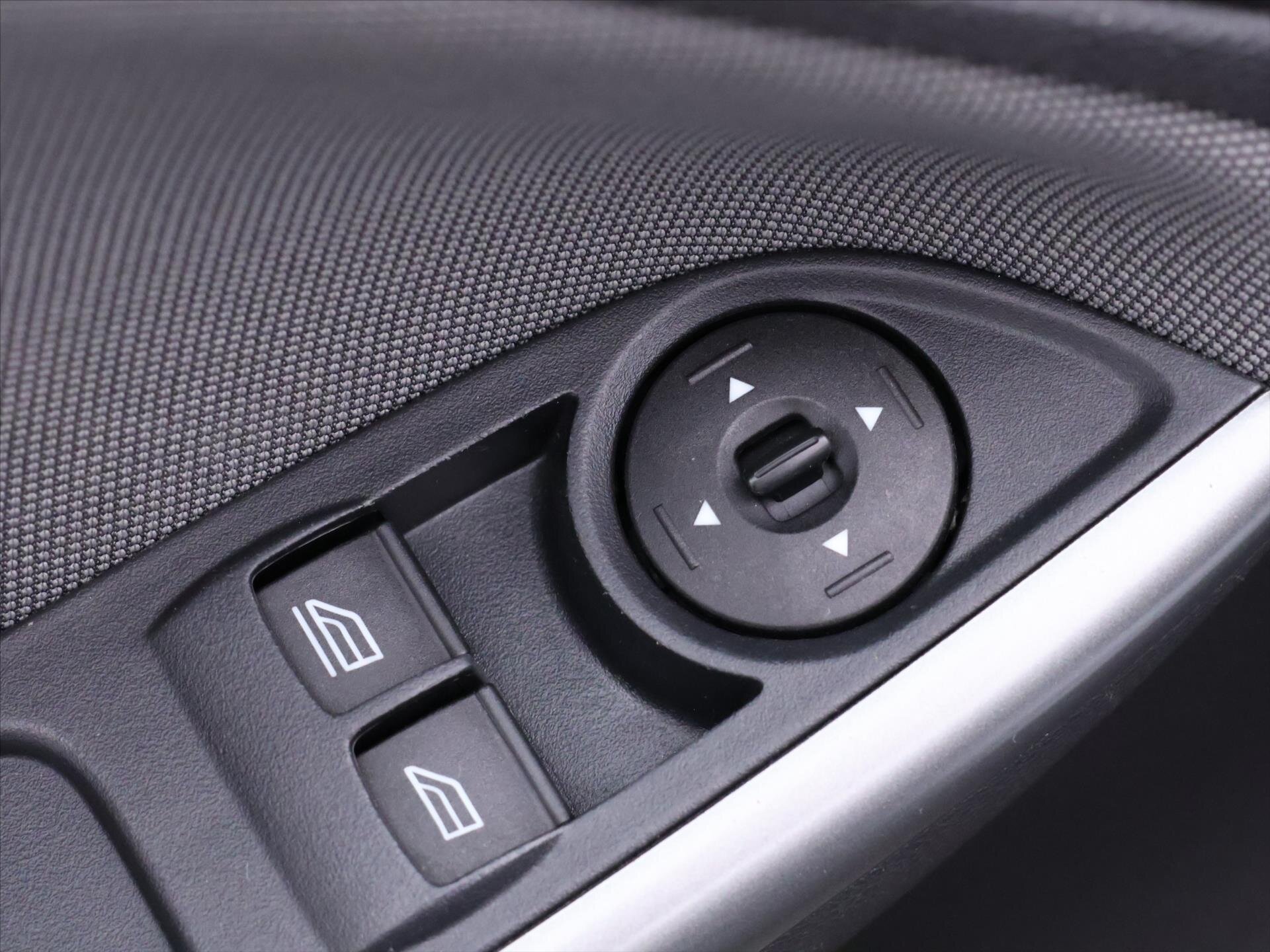 Ford Focus Kombi 998,0 74 kw