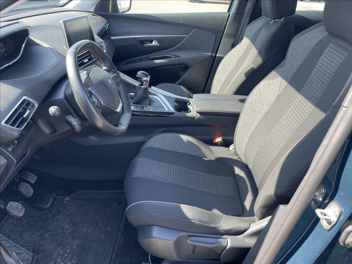 Peugeot 3008 MPV 1,2 l 96 kw