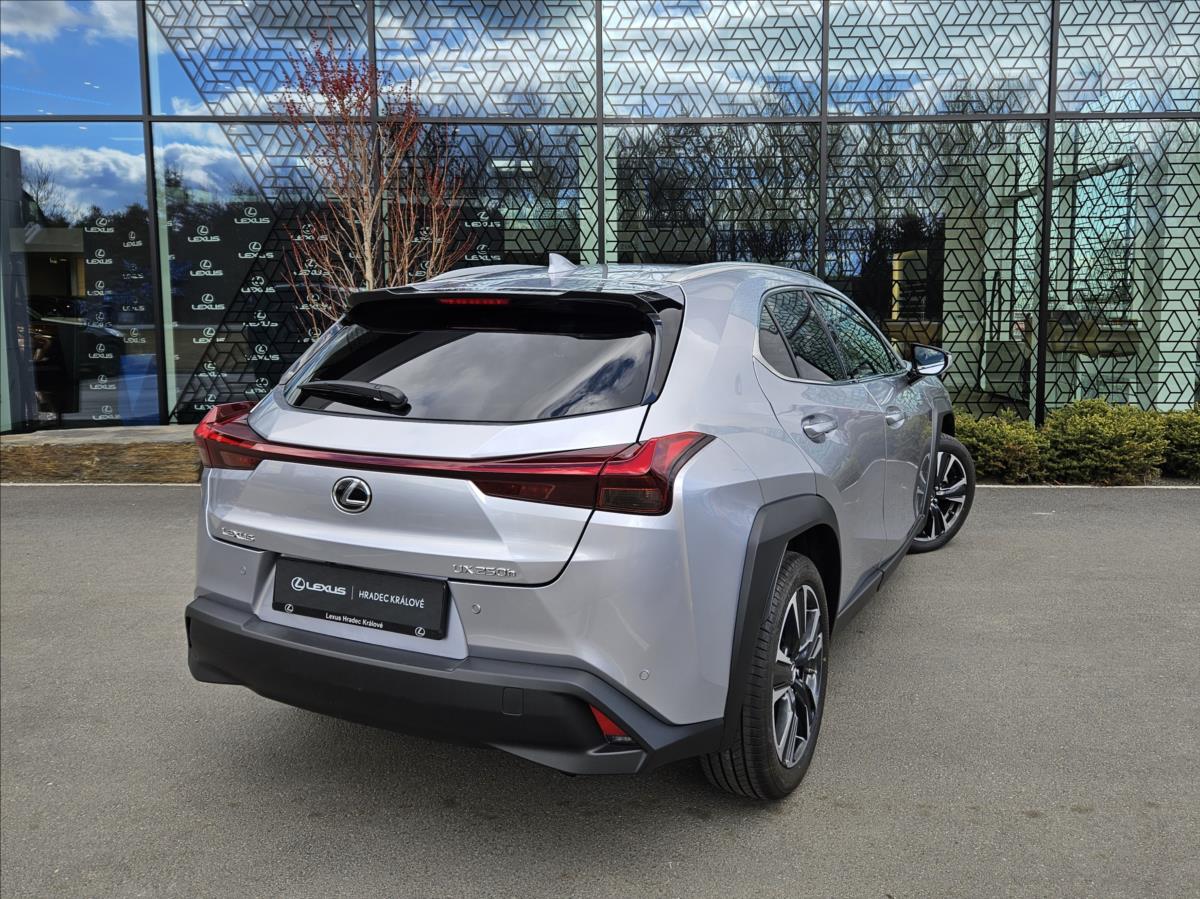 Lexus UX 250h