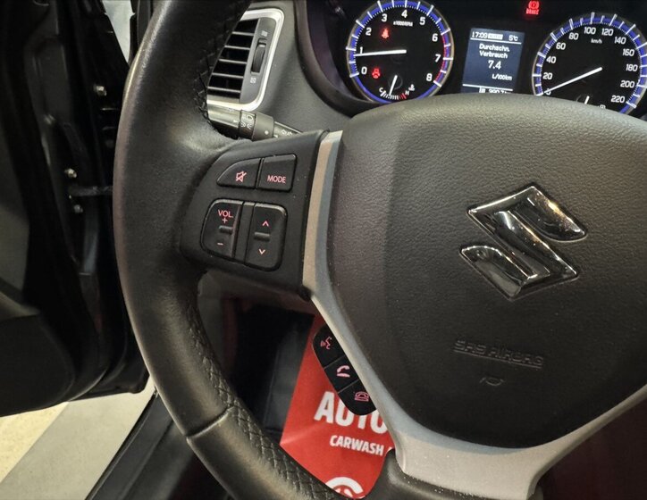 Suzuki SX4 S-Cross 24