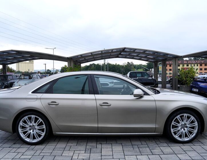 Audi A8 7