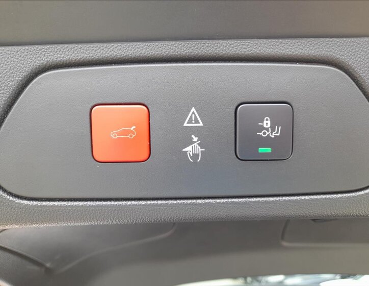 Opel Grandland X SUV 1,6 l 133 kw