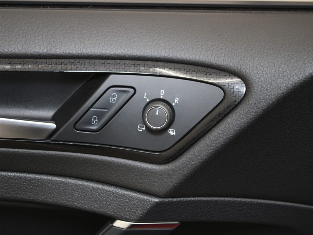 Volkswagen Golf Kombi 2,0 l 221 kw