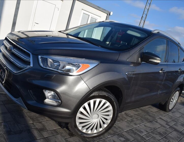 Ford Kuga SUV 1,5 l 88 kw