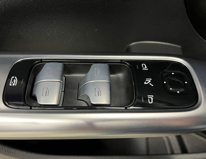 Mercedes-Benz Třídy C Sedan / Limuzína 2,0 l 190 kw