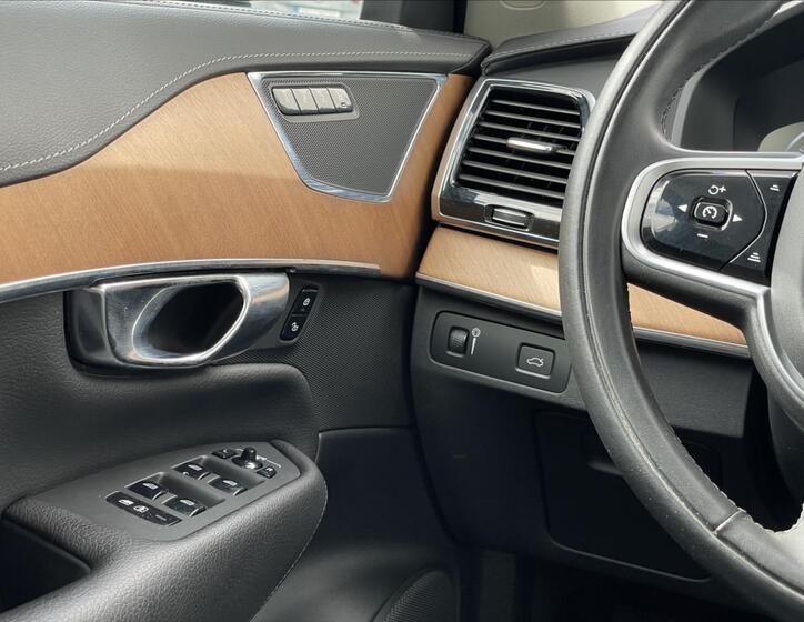 Volvo XC90 13
