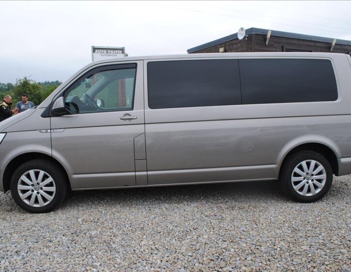 Volkswagen Caravelle 8