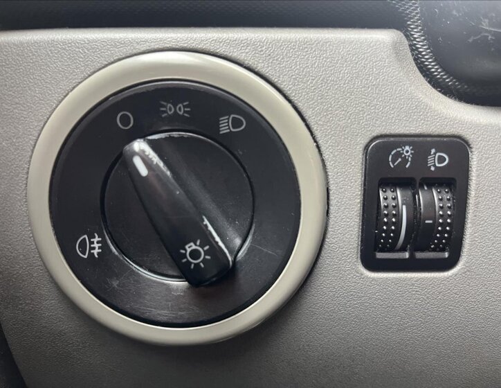 Volkswagen New Beetle Hatchback 1,6 l 74 kw