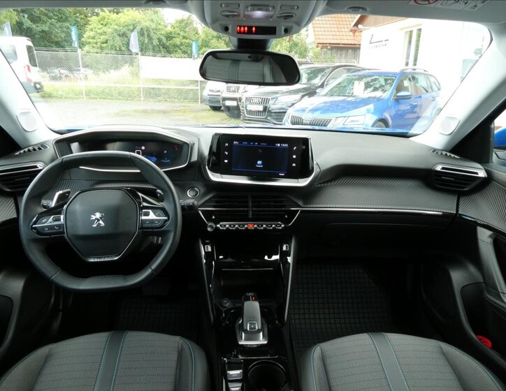 Peugeot 2008 SUV 1,2 l 96 kw