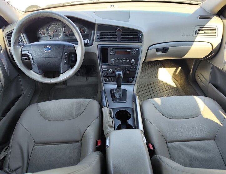 Volvo XC70 Kombi 2,4 l 120 kw