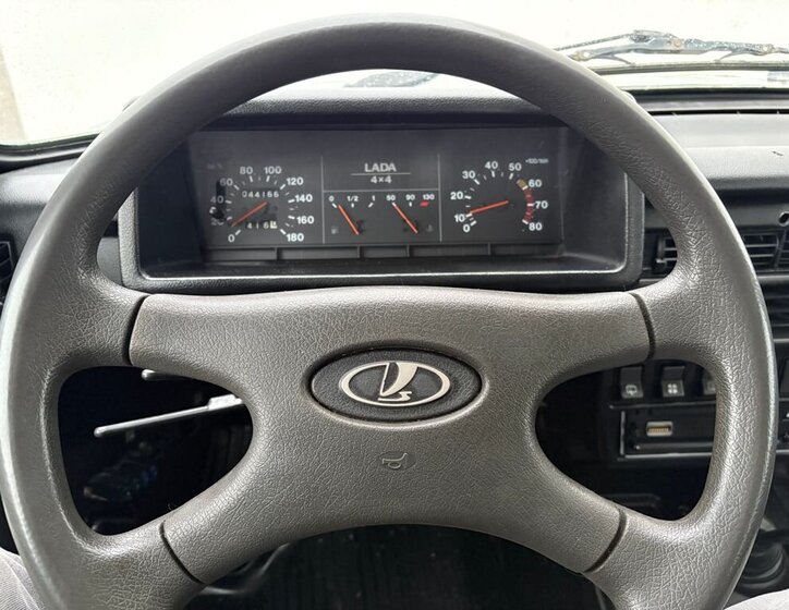 Lada Niva SUV 1,7 l 60 kw