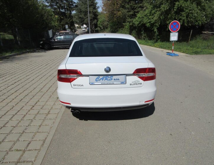 Škoda Superb Sedan / Limuzína 2,0 l 103 kw
