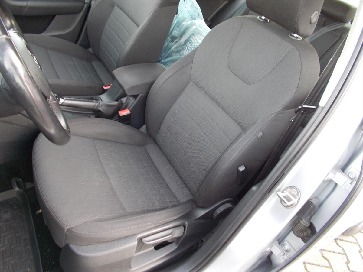 Škoda Octavia Sedan / Limuzína 1,6 l 77 kw