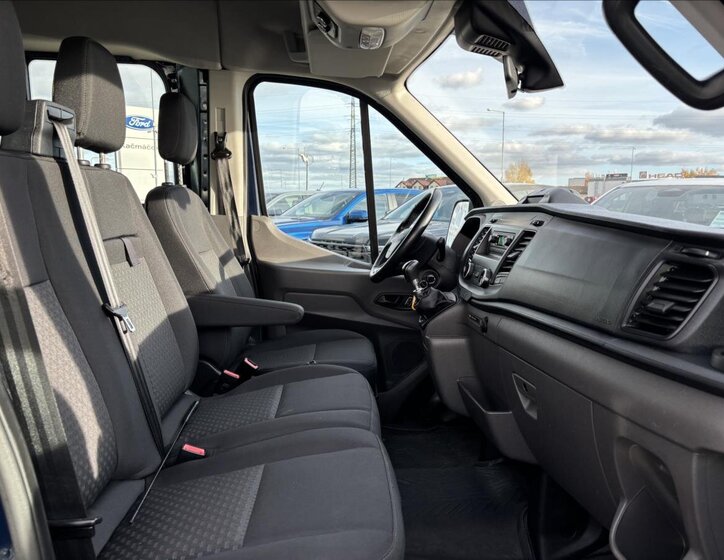 Ford Transit 19