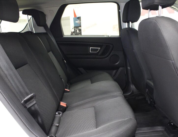 Land Rover Discovery Sport SUV 2,0 l 110 kw