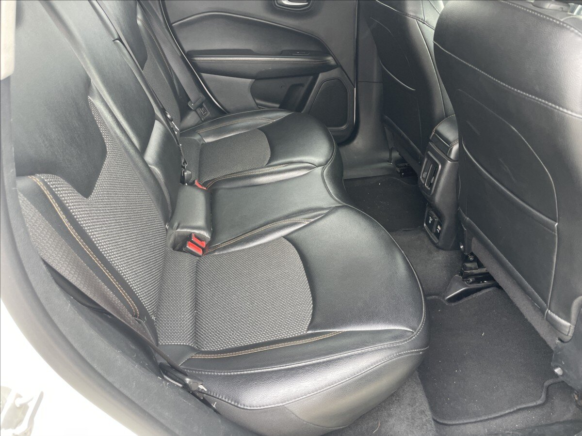 Jeep Compass SUV / Terénní 2,0 l 103 kw