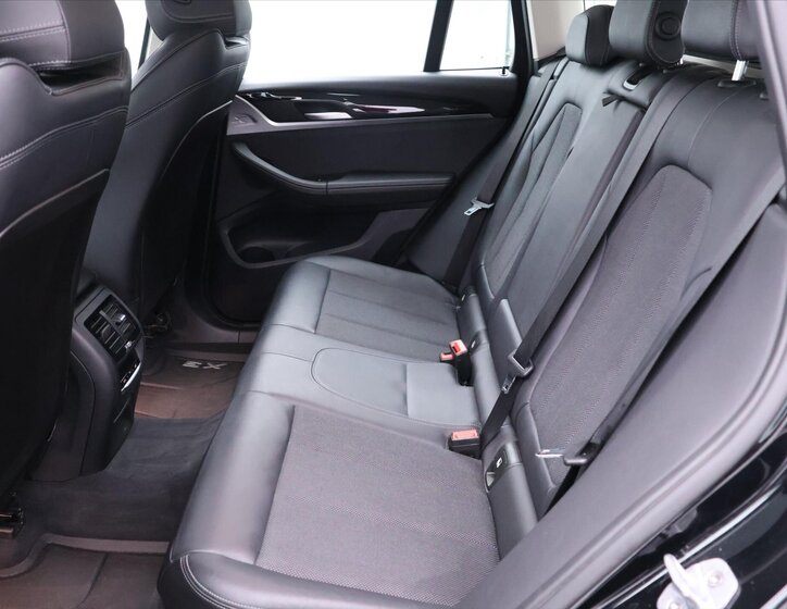 BMW X3 SUV / Terénní 2,0 l 140 kw