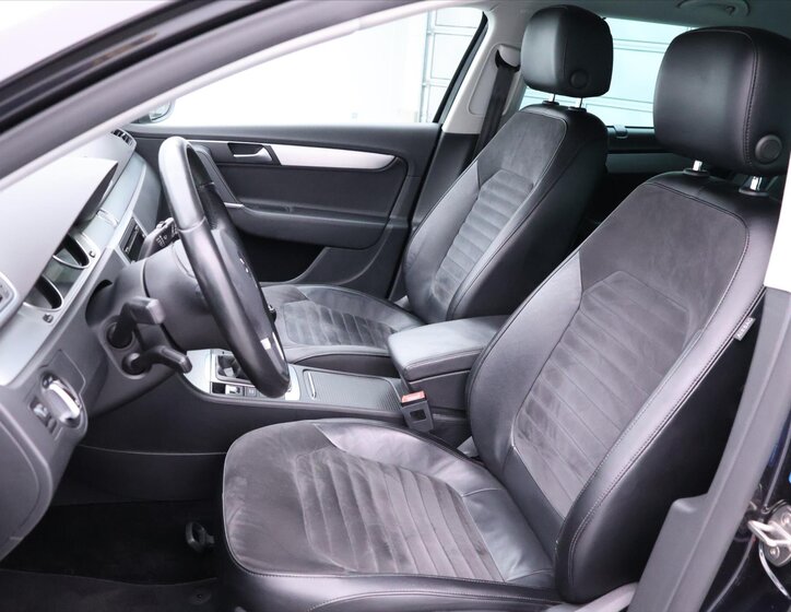 Volkswagen Passat 11