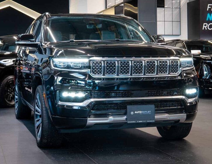 Jeep Grand Wagoneer SUV 6,4 l 351 kw