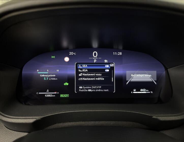 Toyota Yaris Cross 18