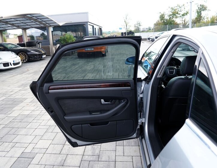 Audi A8 Sedan 3,0 l 171 kw