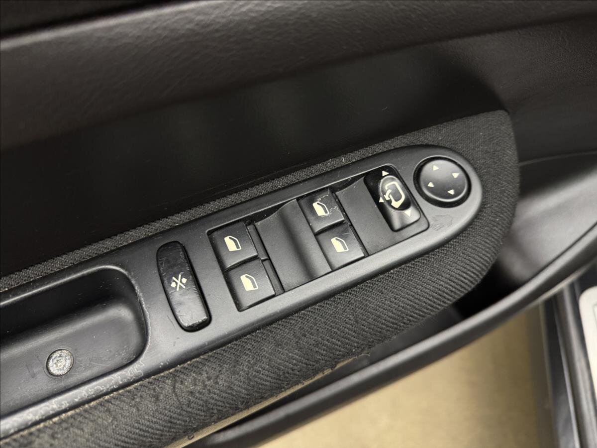 Peugeot 307 Kombi 2,0 l 79 kw