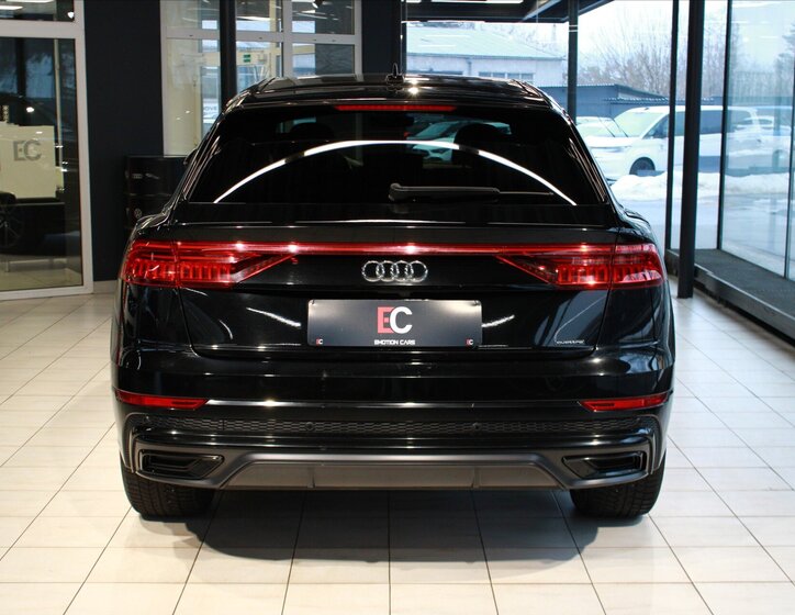 Audi Q8 SUV 3,0 l 210 kw