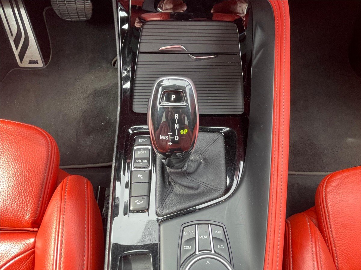 BMW X2 SUV / Terénní 2,0 l 140 kw