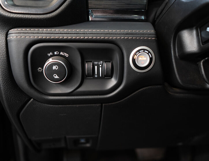 Dodge RAM Pick-up 6,4 l 306 kw