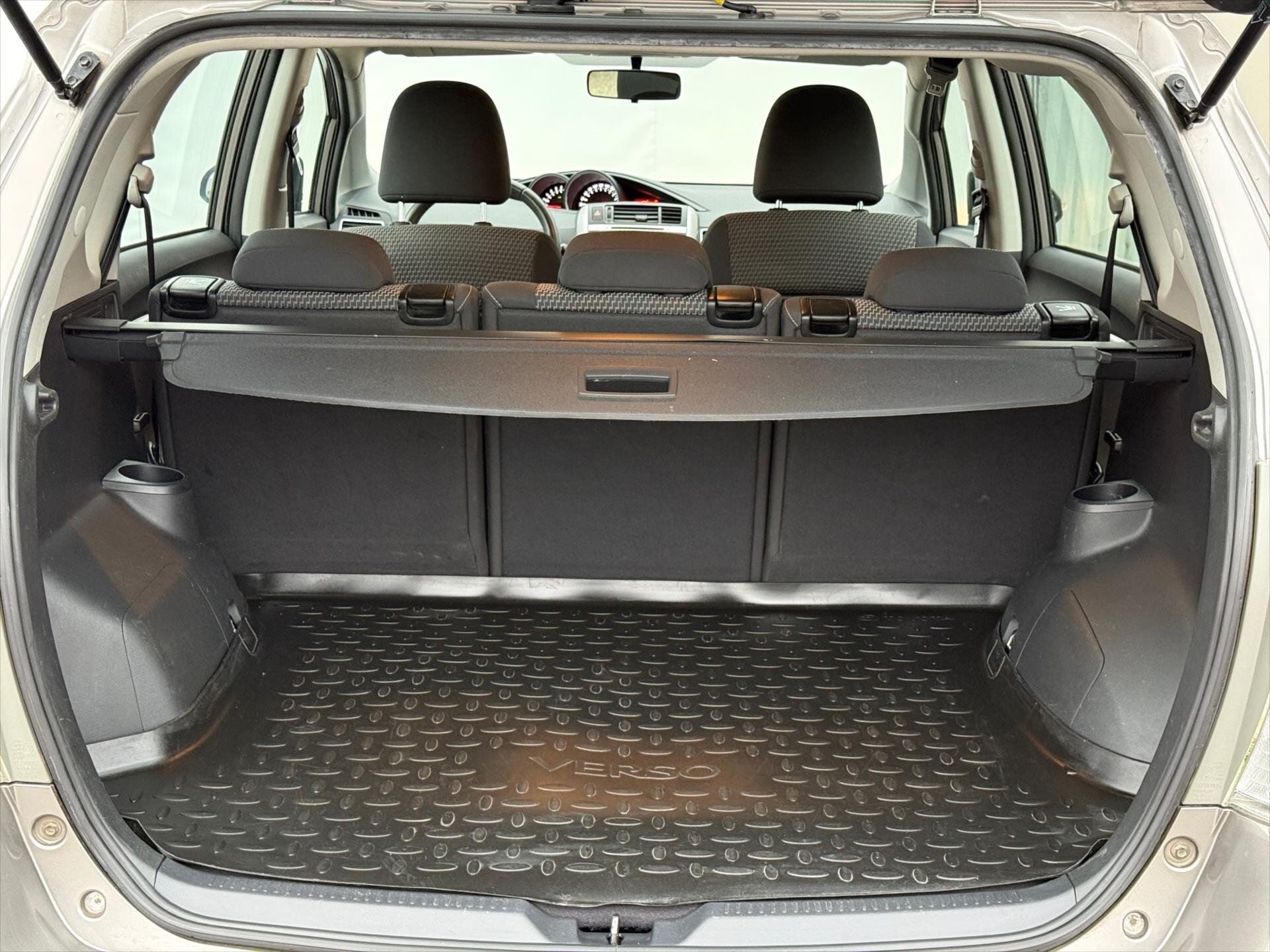 Toyota Verso MPV 1,6 l 97 kw