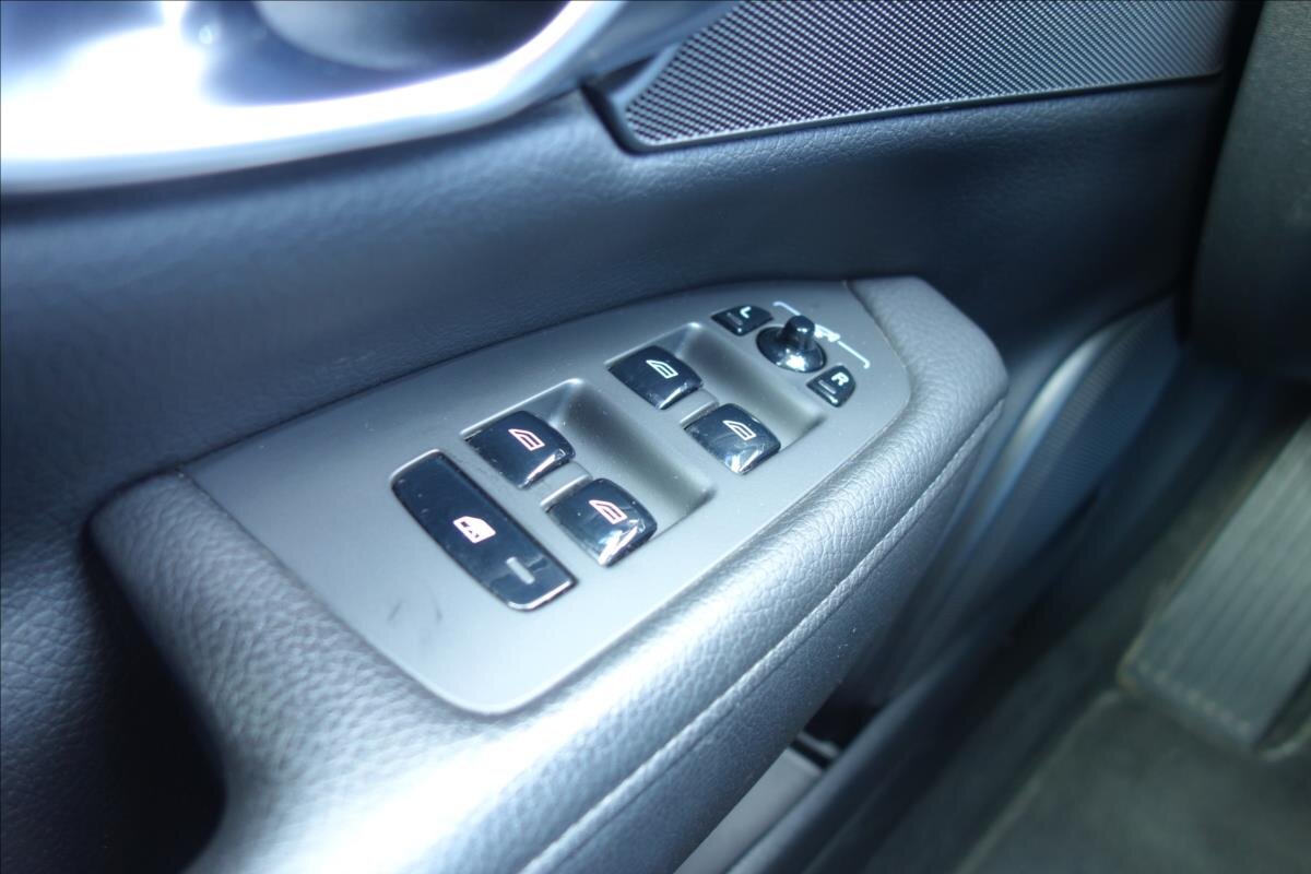 Volvo V90 Kombi 2,0 l 140 kw