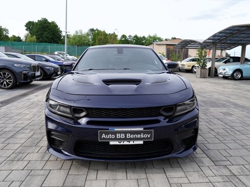 Dodge Charger Sedan / Limuzína 5,7 l 275 kw