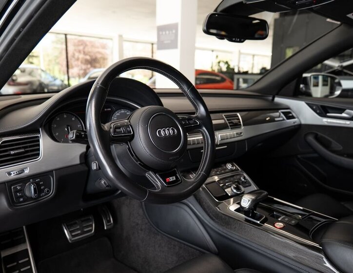 Audi S8 Sedan / Limuzína 4,0 l 382 kw